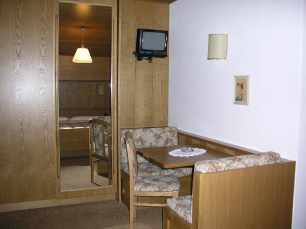 Hotel Garni Soreie Поца ди Фаса Стая снимка
